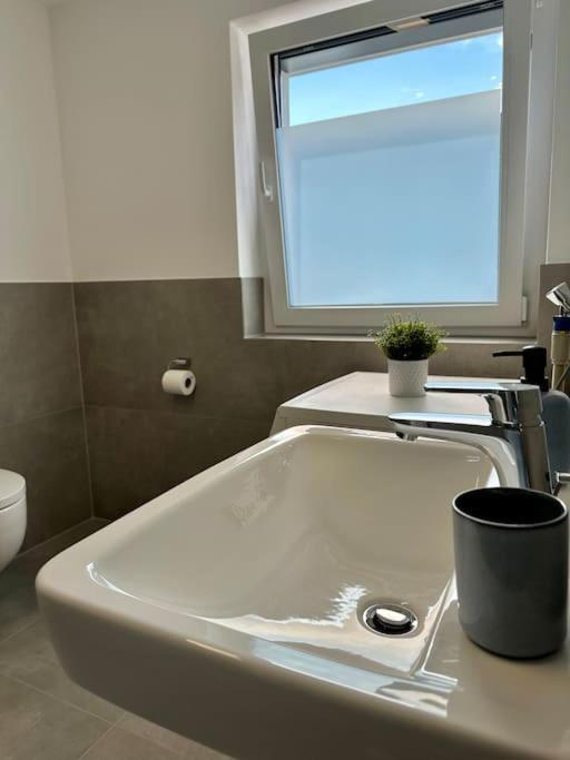 Amao-Pearl I Comfort Suite I 94Qm I Kingsize-Bett I Exklusiv Mit Balkon & Tiefgarage I Aufzug オフェンブルク エクステリア 写真